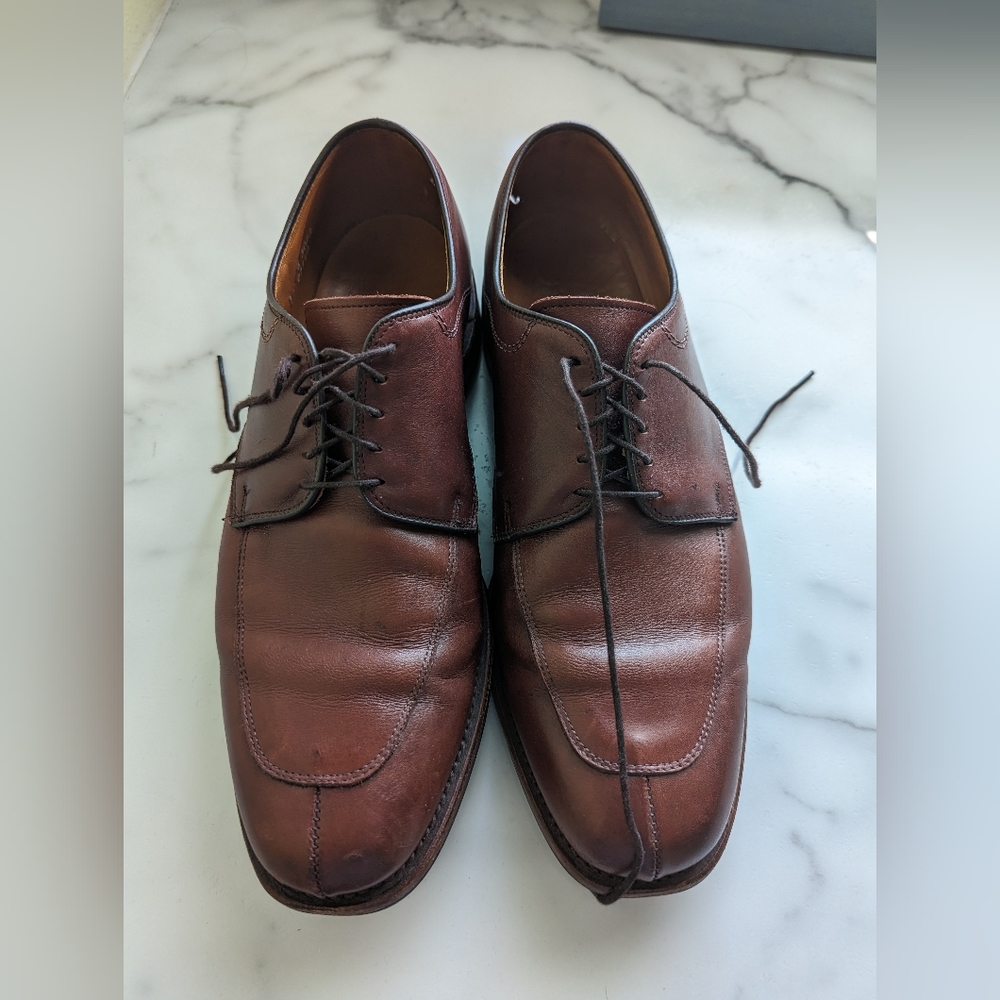 Men's dress shoes